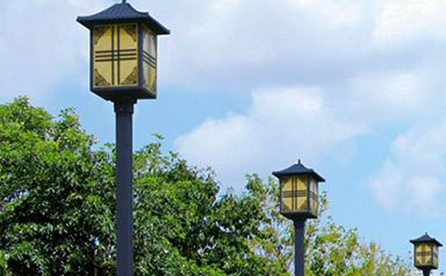 中卫庭院灯安装间距与布灯设计全解析